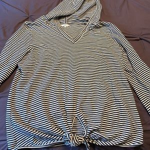 Crown and Ivy pull over knit hoodie